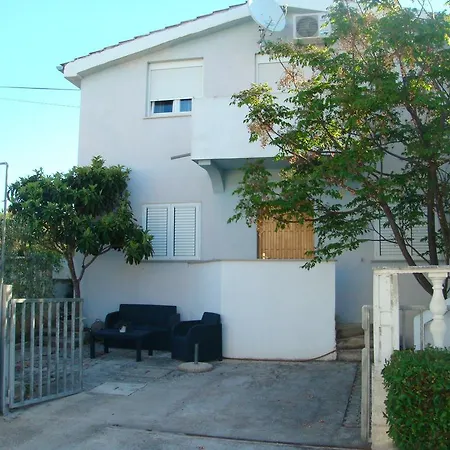 Apartman Bruna * Petrcane